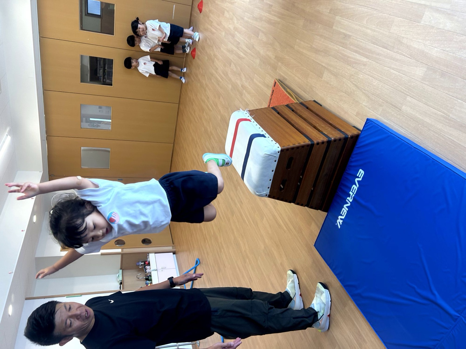 体操教室での跳び箱